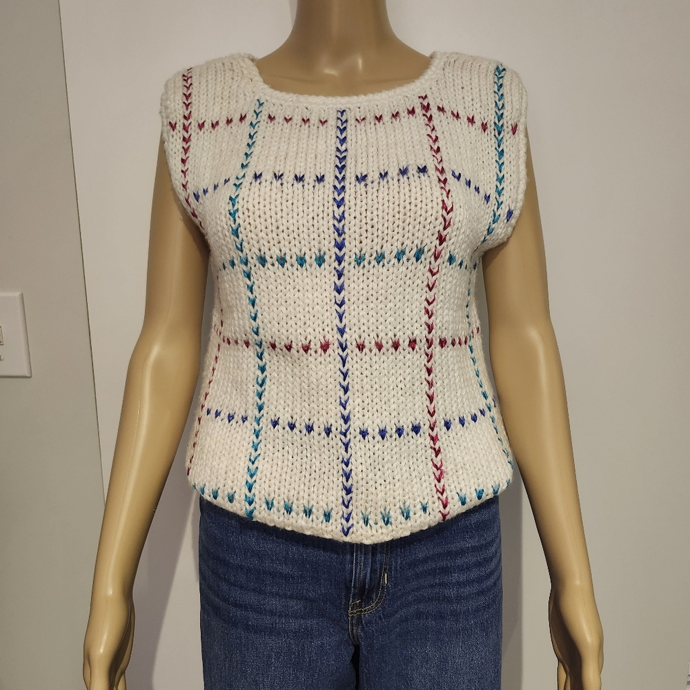 TOI Women's White Vintage Sweater Vest Square Pattern Design Medium Multicolor